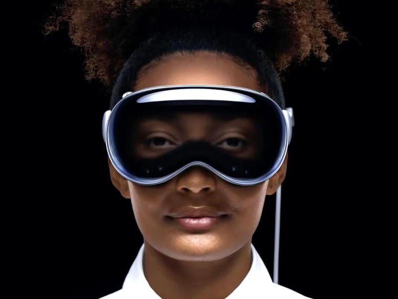 Apple reveals Vision Pro - A futuristic gadget